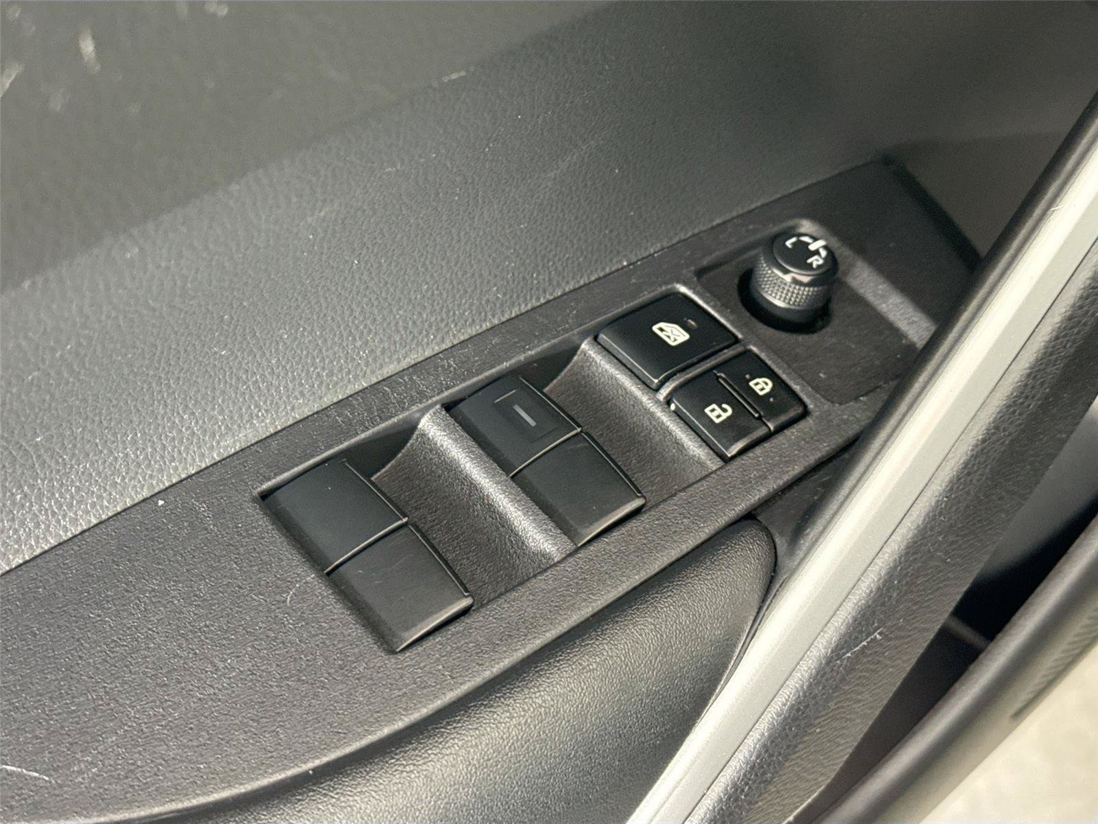 Certified 2023 Toyota Corolla Cross LE FWD image 28