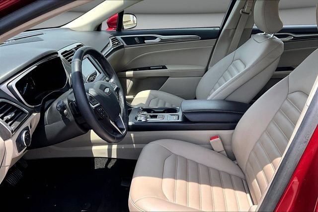 Used 2019 Ford Fusion SEL FWD image 21