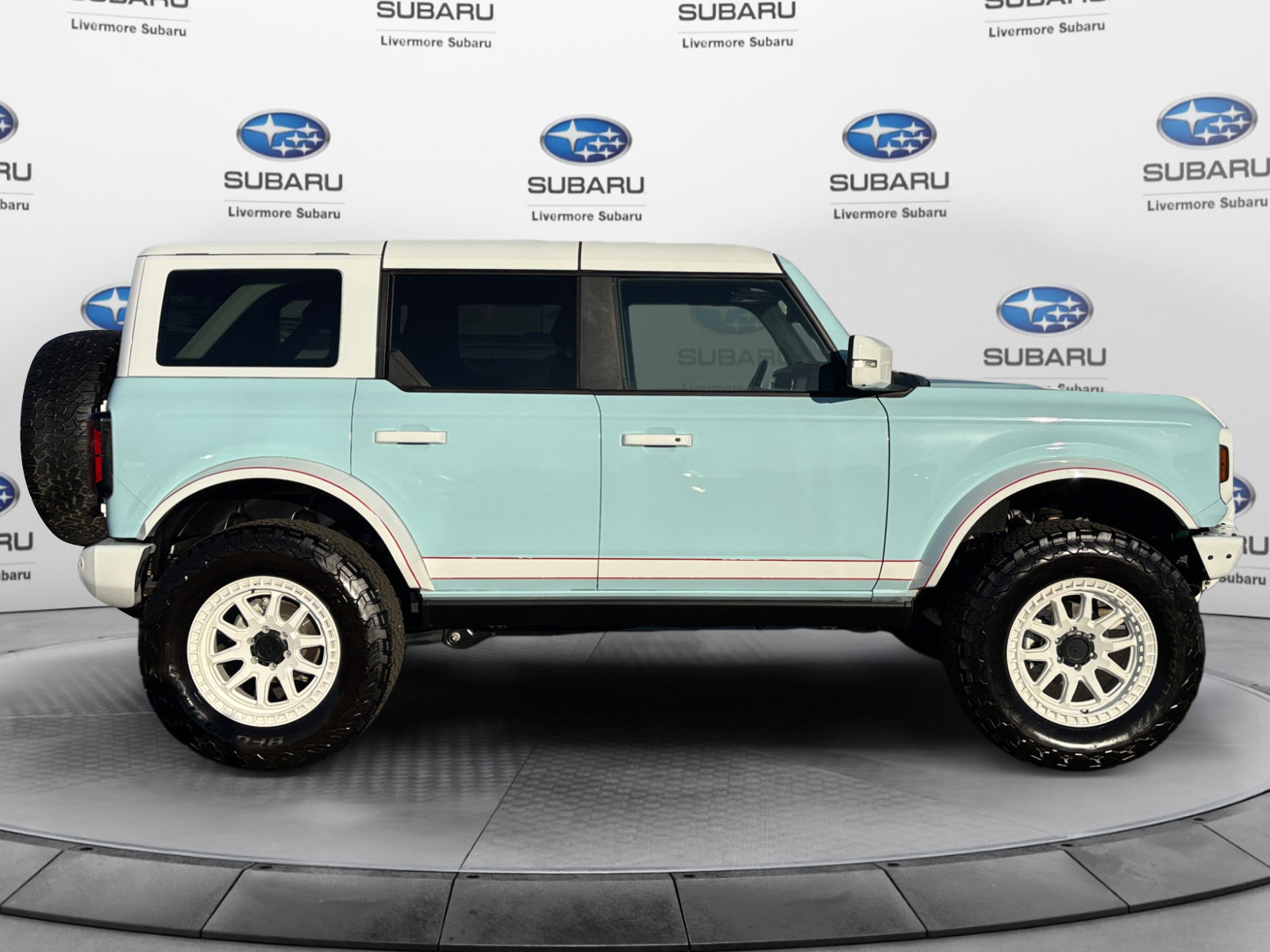 Used 2024 Ford Bronco Outer Banks w/ Sasquatch Package AWD/4WD image 7