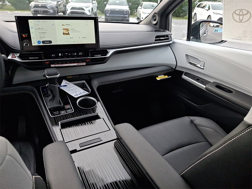 New 2026 Toyota Sienna XSE image 11
