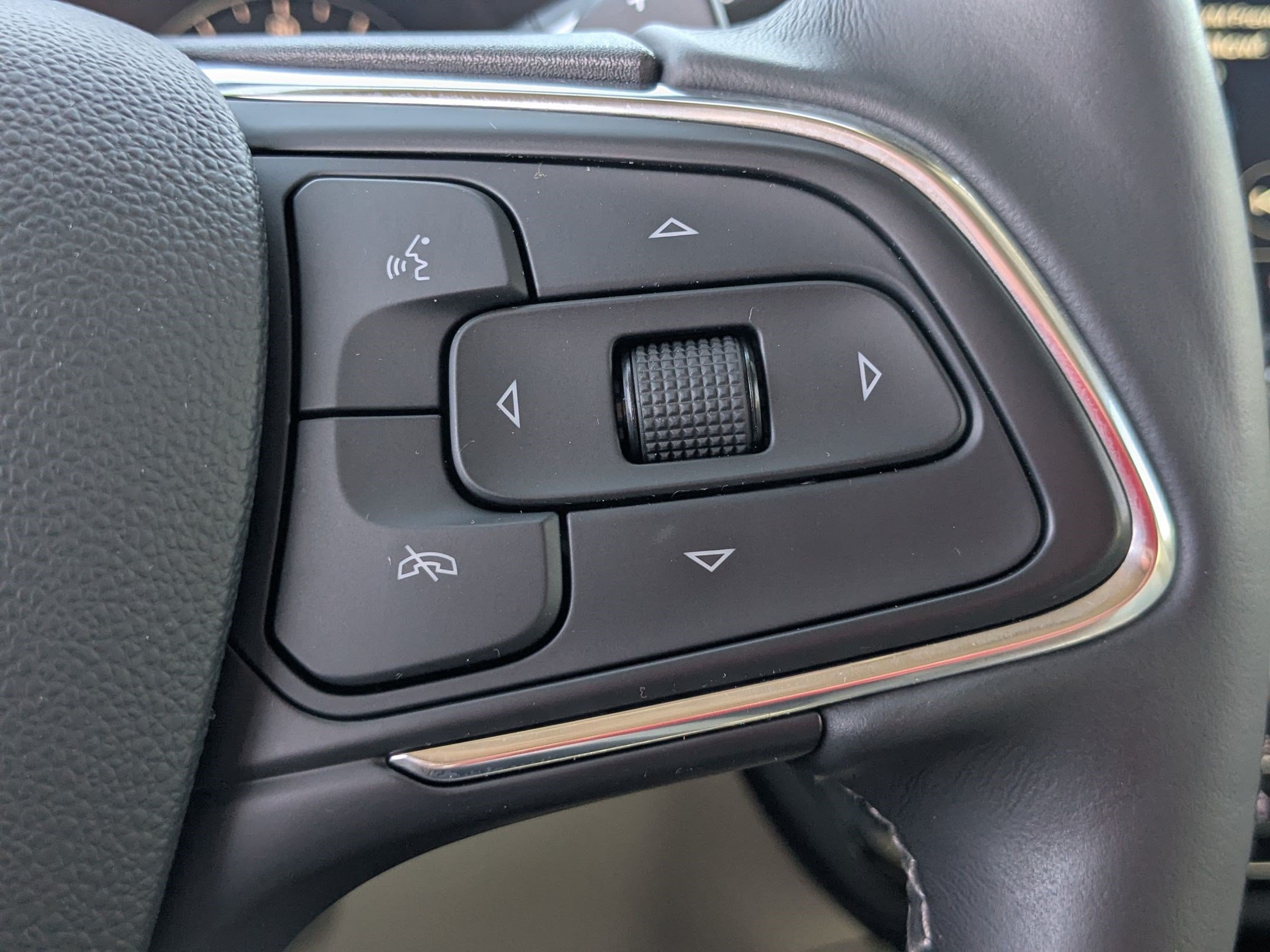Used 2023 Buick Envision Preferred AWD/4WD image 18