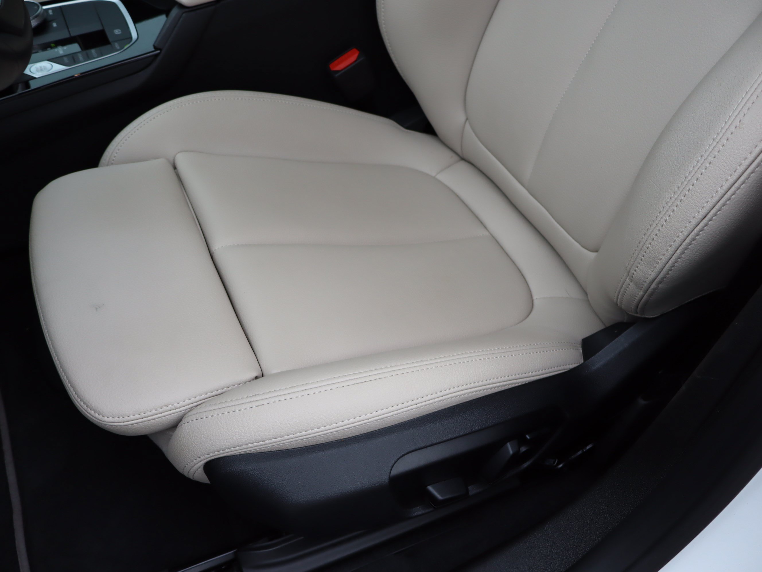 Used 2024 BMW 228i Gran Coupe w/ Convenience Package FWD image 17