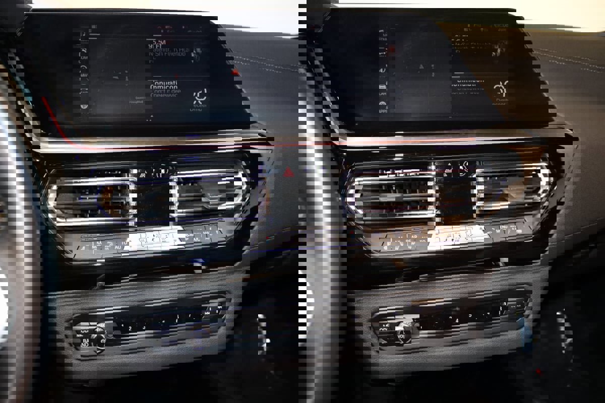 Used 2024 BMW Z4 M40i w/ Premium Package image 46