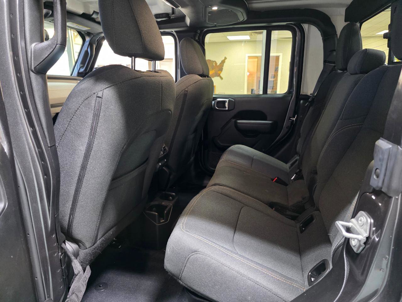 Used 2025 Jeep Gladiator Sport image 20