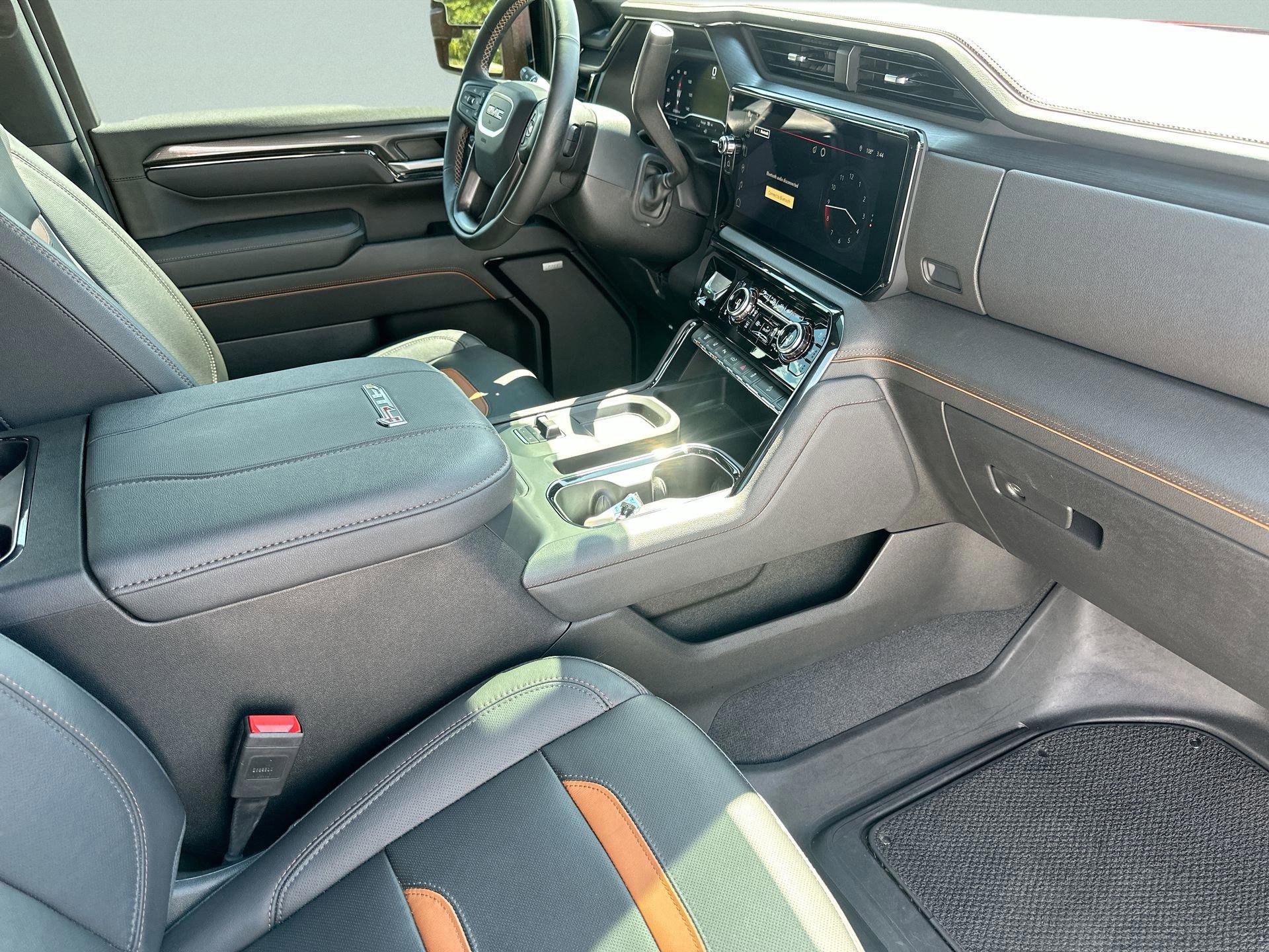 Used 2024 GMC Sierra 2500 AT4 w/ AT4 Premium Plus Package image 9