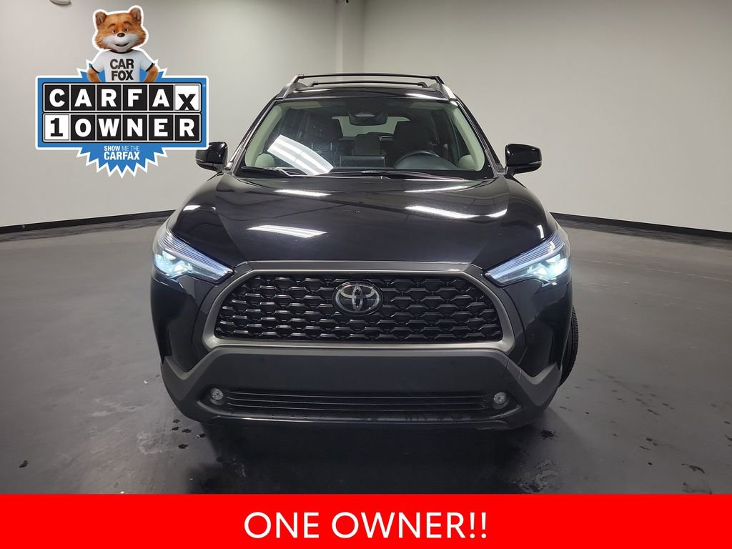 Used 2024 Toyota Corolla Cross XLE image 3
