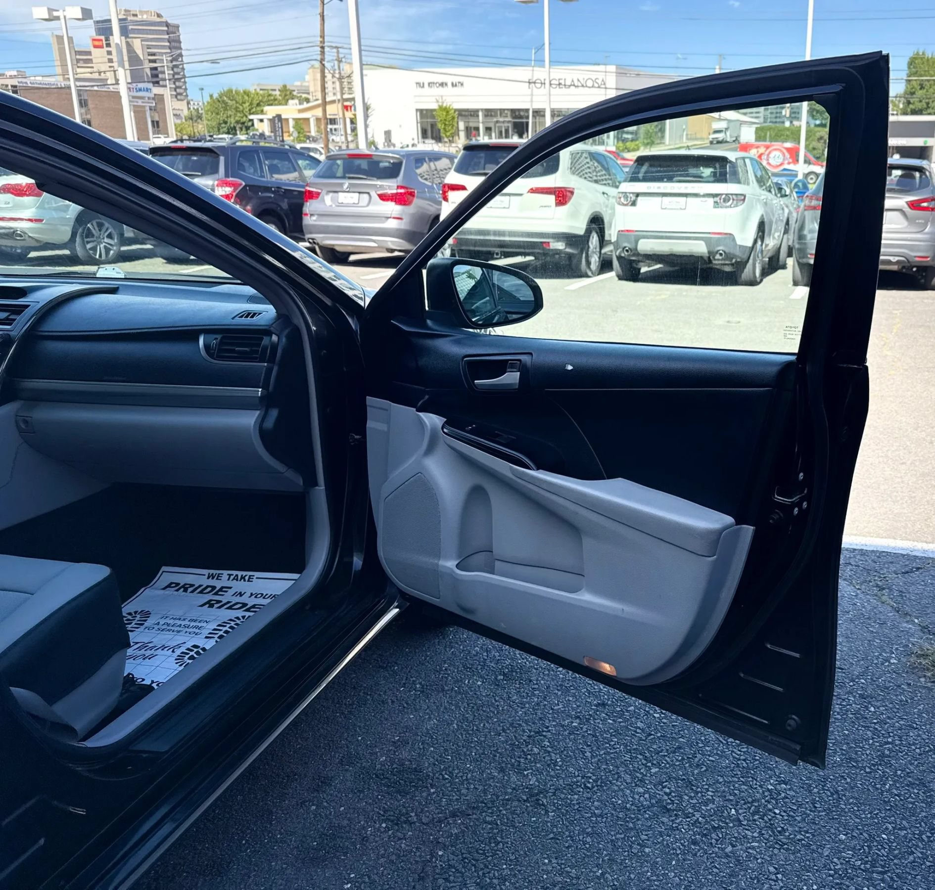 Used 2014 Toyota Camry LE FWD image 29