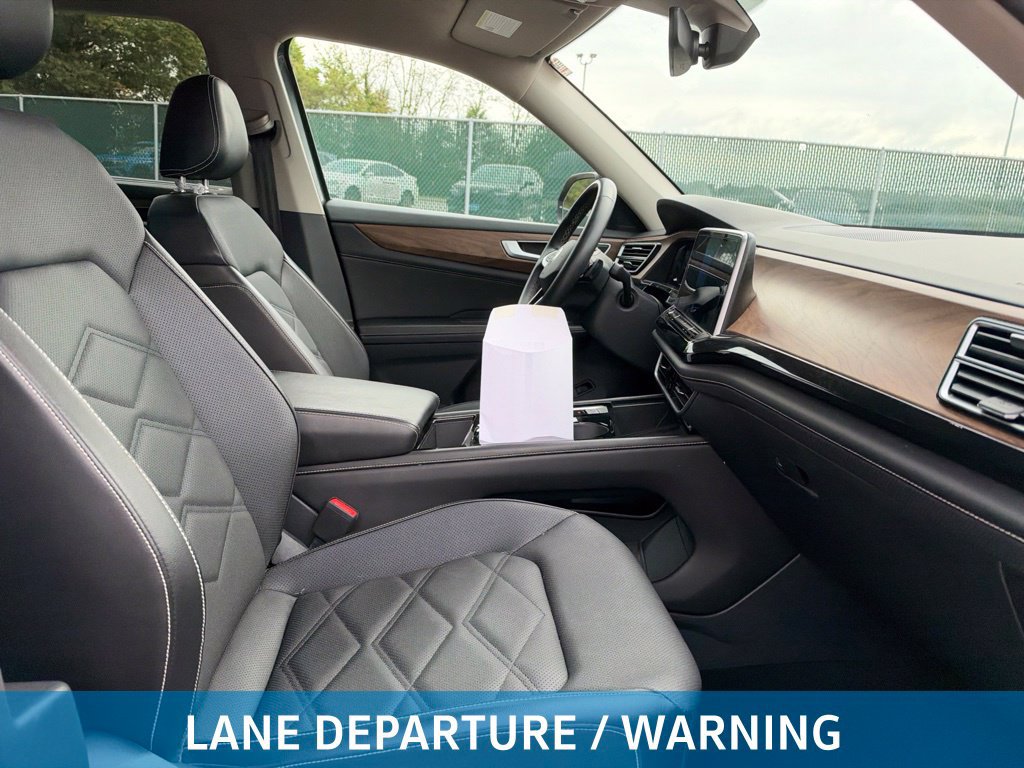 Used 2025 Volkswagen Atlas SE AWD/4WD image 15