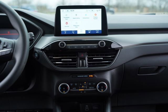 Used 2025 Ford Escape Active image 30