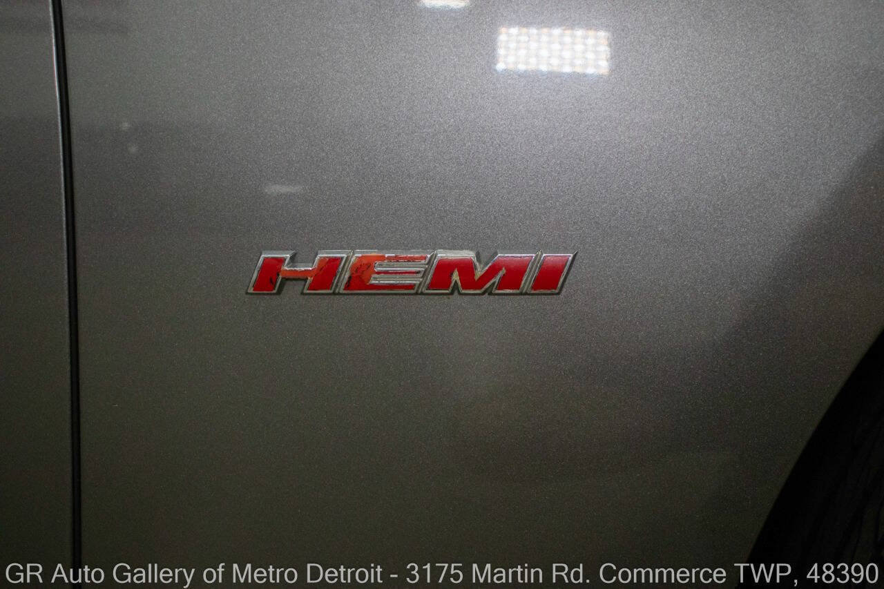 Used 2011 Dodge Charger R/T RWD image 32