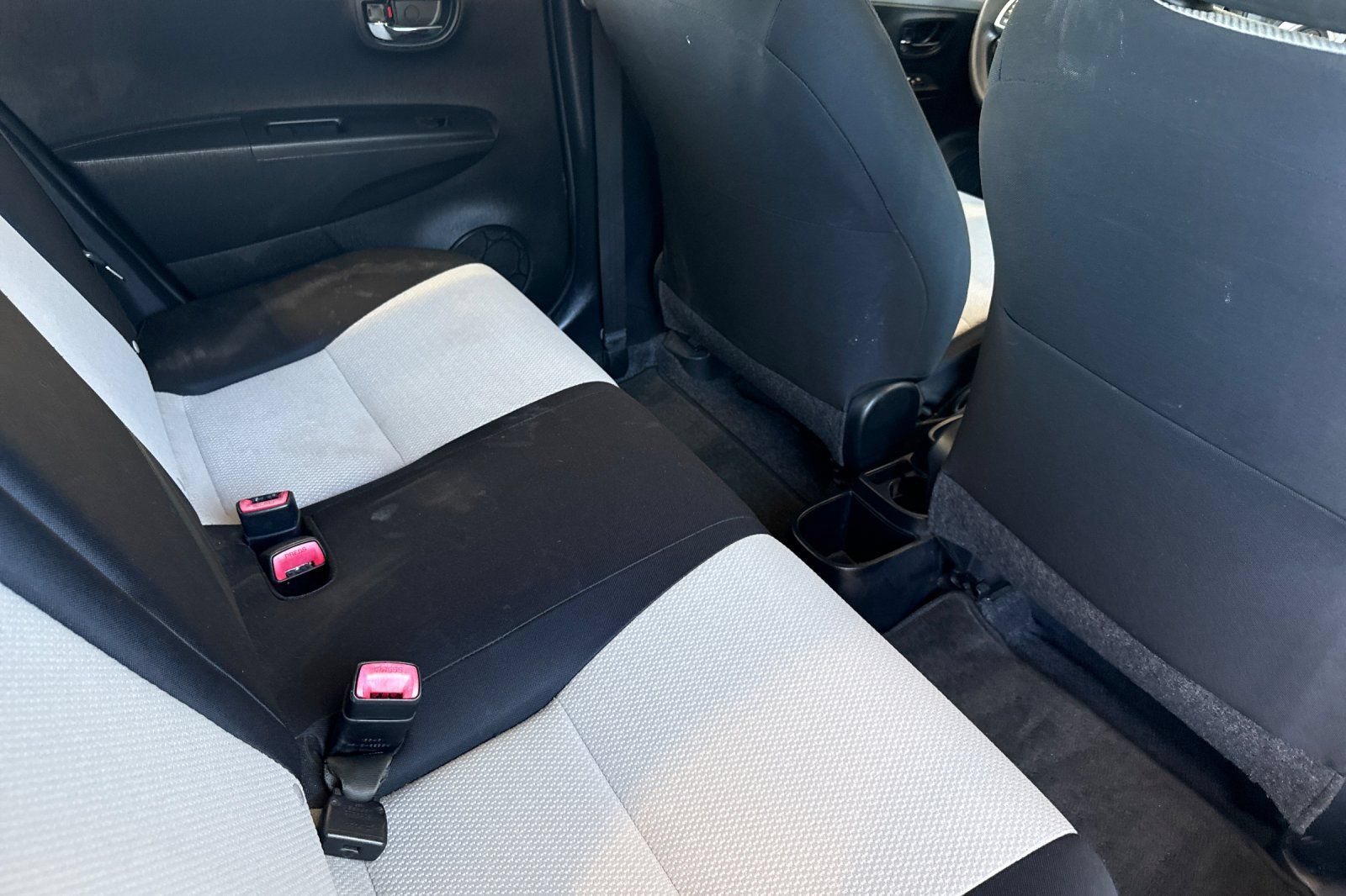 Used 2012 Toyota Yaris LE FWD image 18