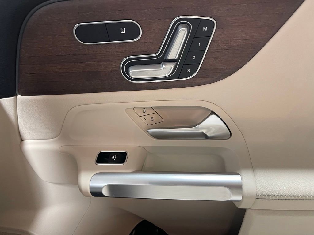 Certified 2023 Mercedes-Benz GLB 250 4MATIC image 27