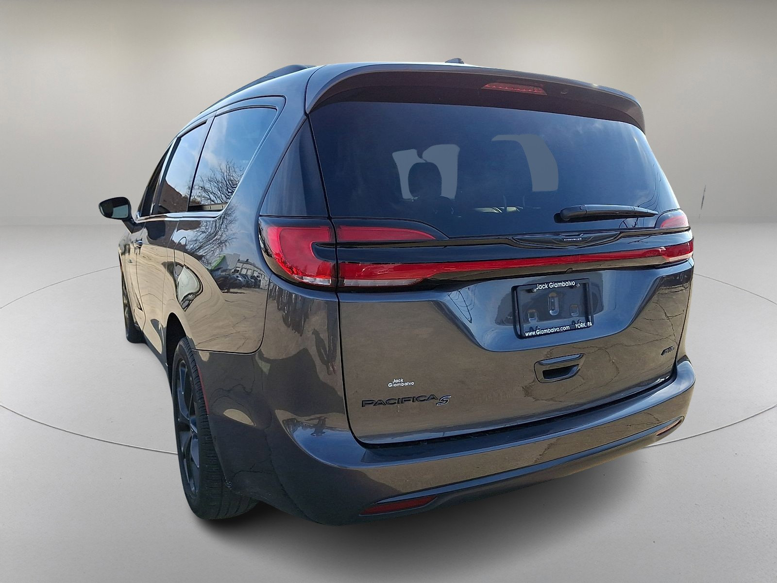 Used 2022 Chrysler Pacifica Touring-L w/ S Appearance Package image 8