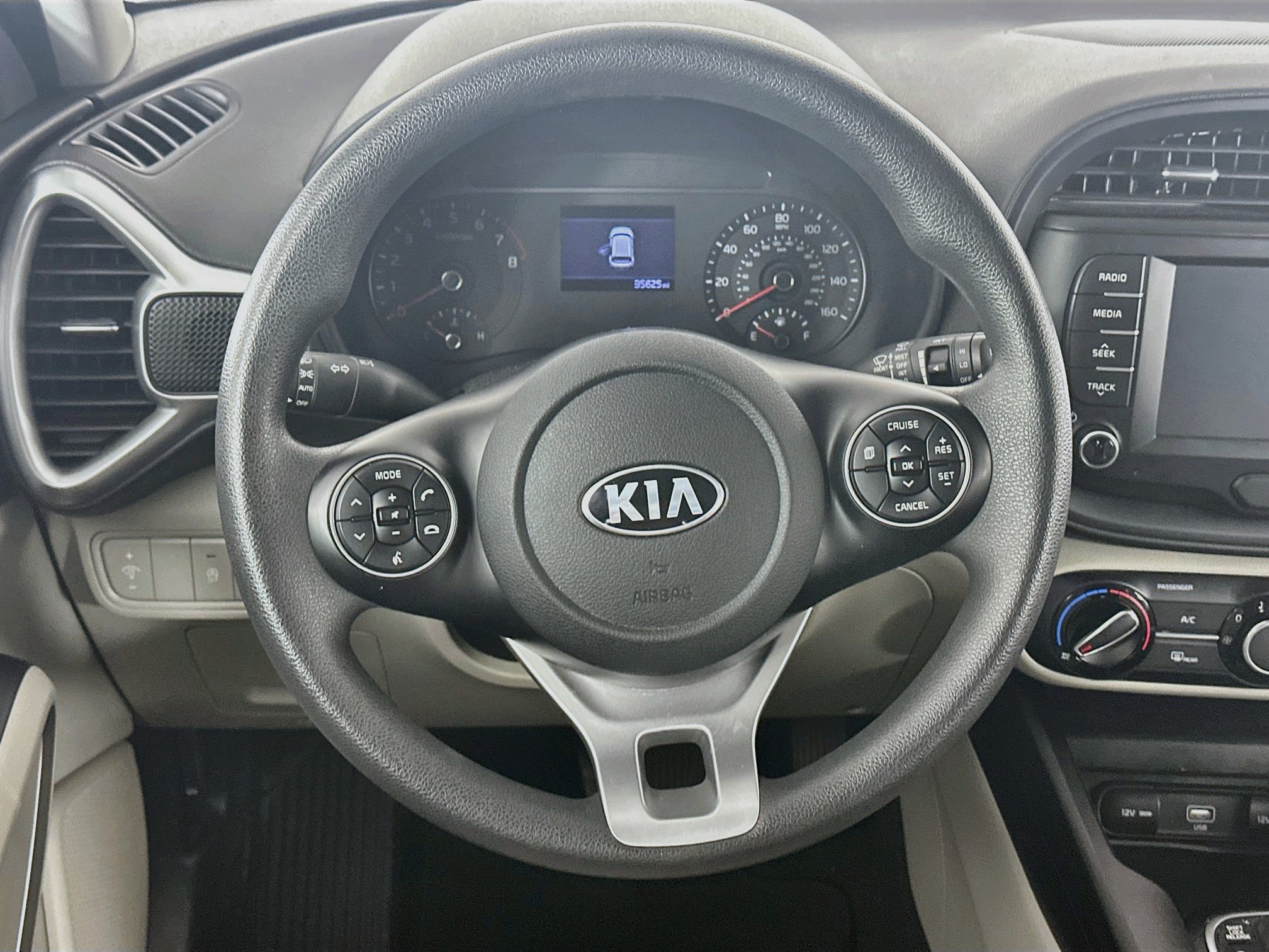 Used 2020 Kia Soul LX FWD image 18