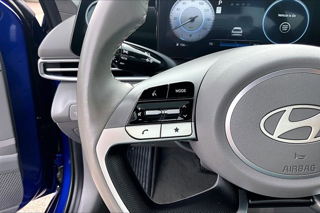 Used 2025 Hyundai Elantra SEL image 14