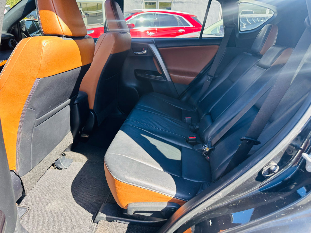 Used 2016 Toyota RAV4 SE image 25