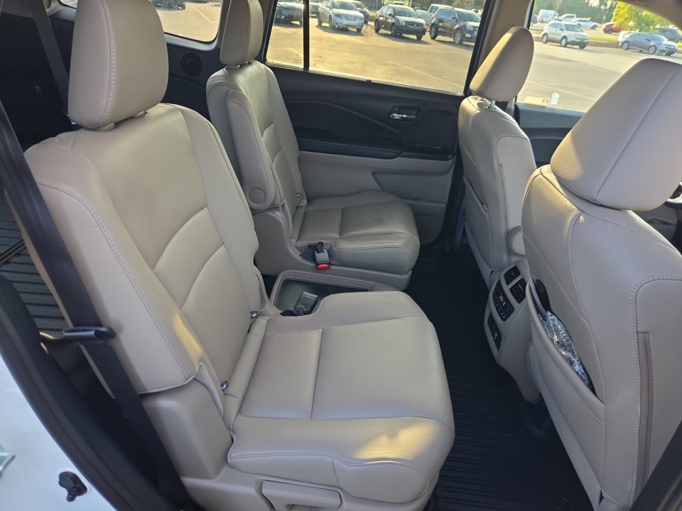 Used 2022 Honda Pilot Touring image 29