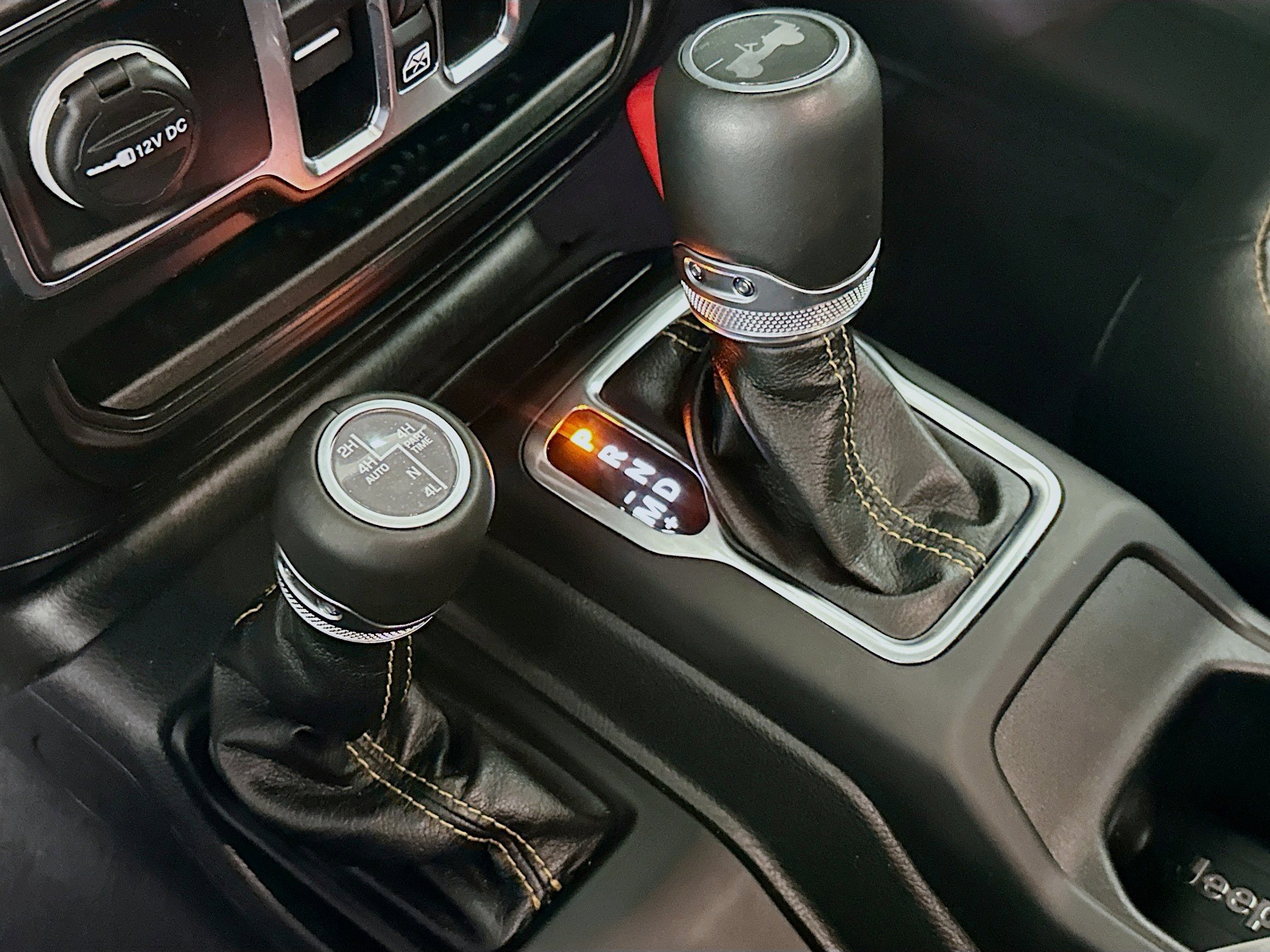 Used 2023 Jeep Wrangler Unlimited Sahara image 25