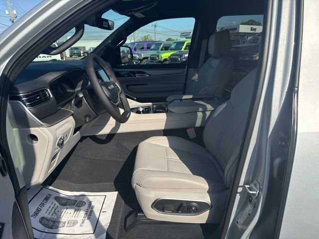 New 2026 Jeep Grand Wagoneer 2WD image 9