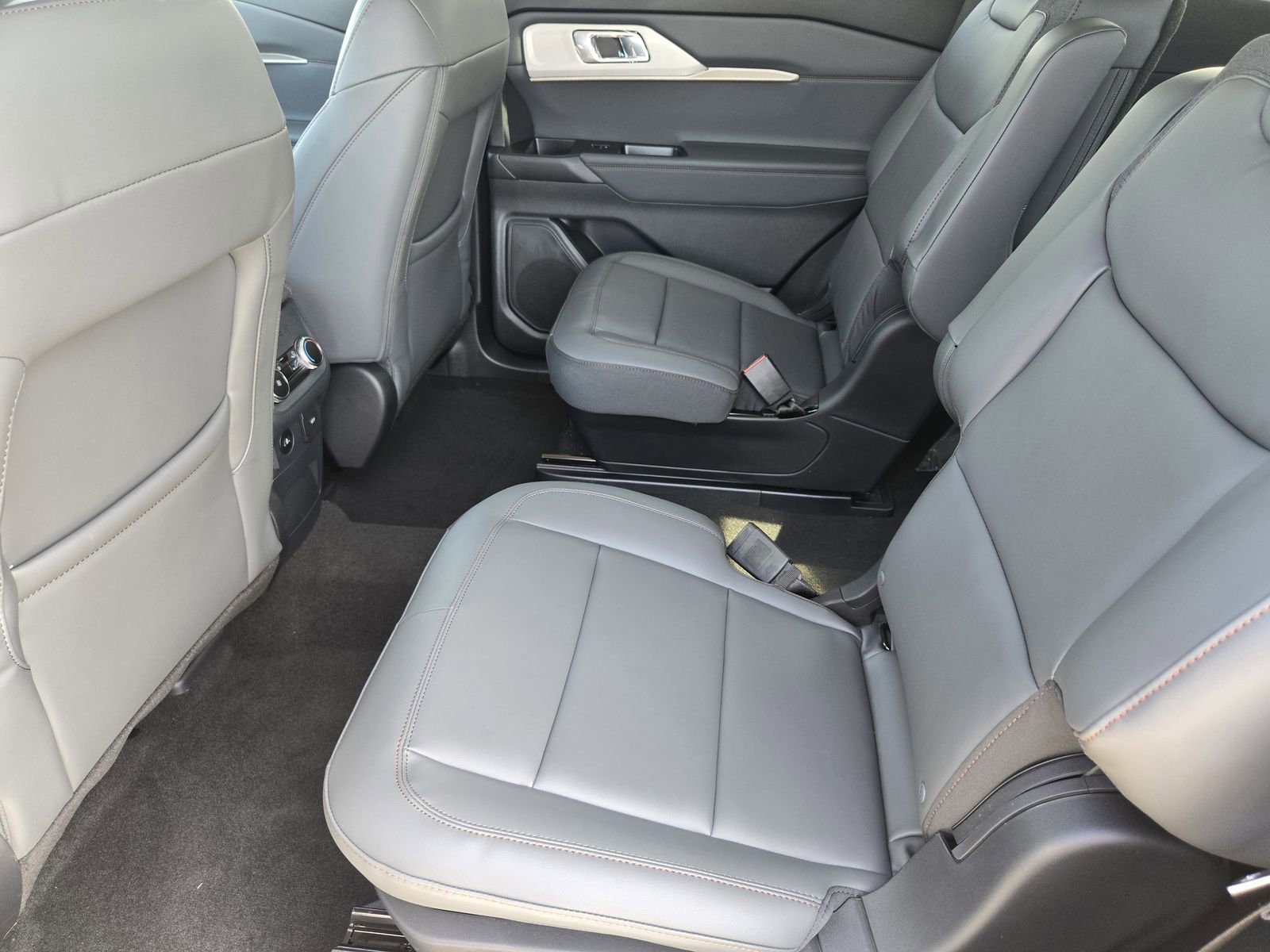 New 2026 Ford Explorer Active w/ Active Comfort Package image 26