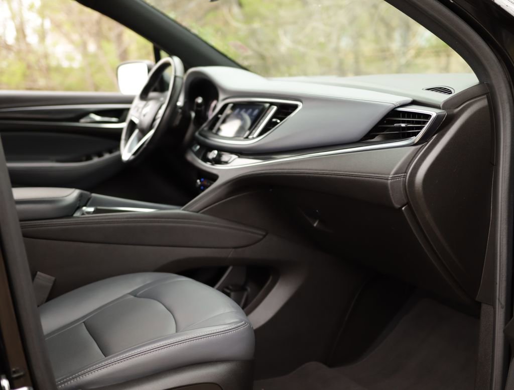 Used 2023 Buick Enclave Essence w/ Sport Touring Edition image 33