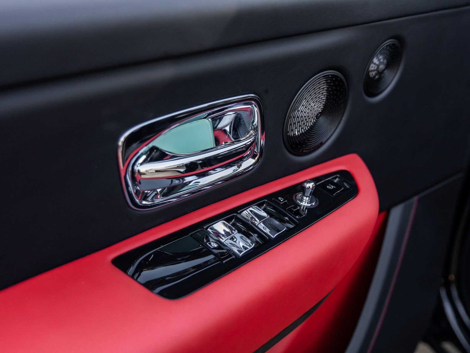 Certified 2025 Rolls-Royce Cullinan image 21