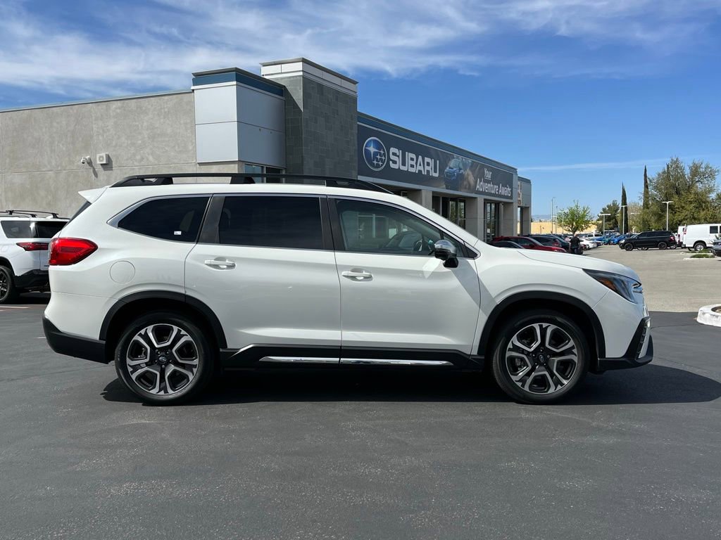 Used 2023 Subaru Ascent Limited w/ Technology Package image 6
