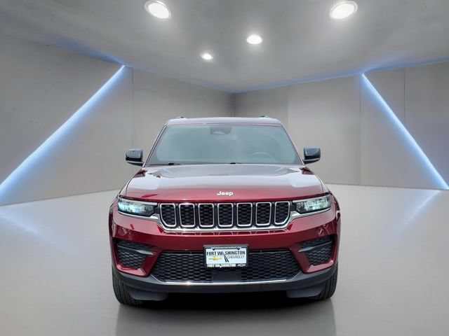 Used 2024 Jeep Grand Cherokee Laredo X w/ Luxury Tech Group I AWD/4WD image 12