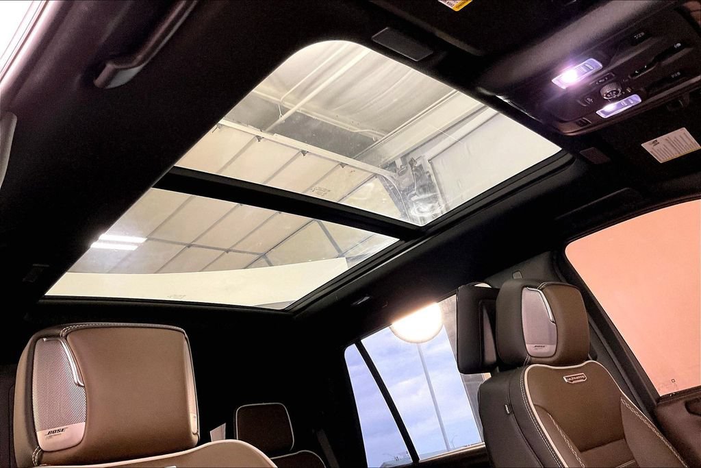 Used 2025 GMC Yukon Denali Ultimate AWD/4WD image 21