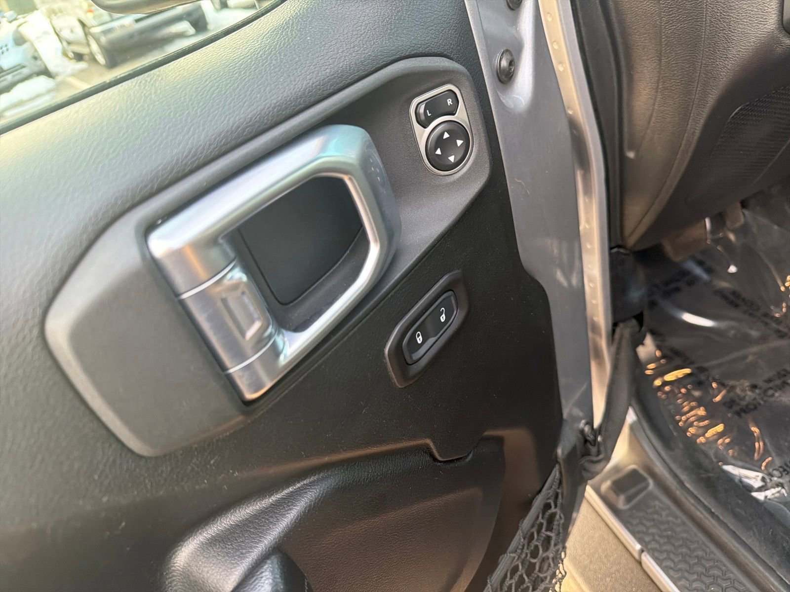 Used 2020 Jeep Gladiator Rubicon w/ Cold Weather Group image 13