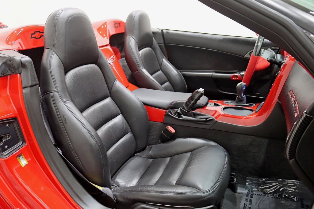 Used 2005 Chevrolet Corvette Convertible w/ Preferred Equipment Group RWD image 21