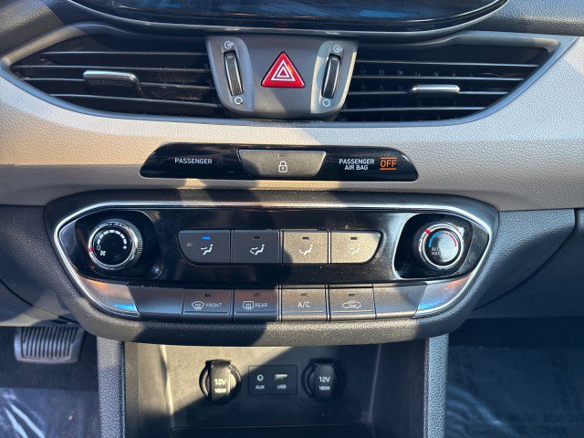 Used 2020 Hyundai Elantra GT image 18