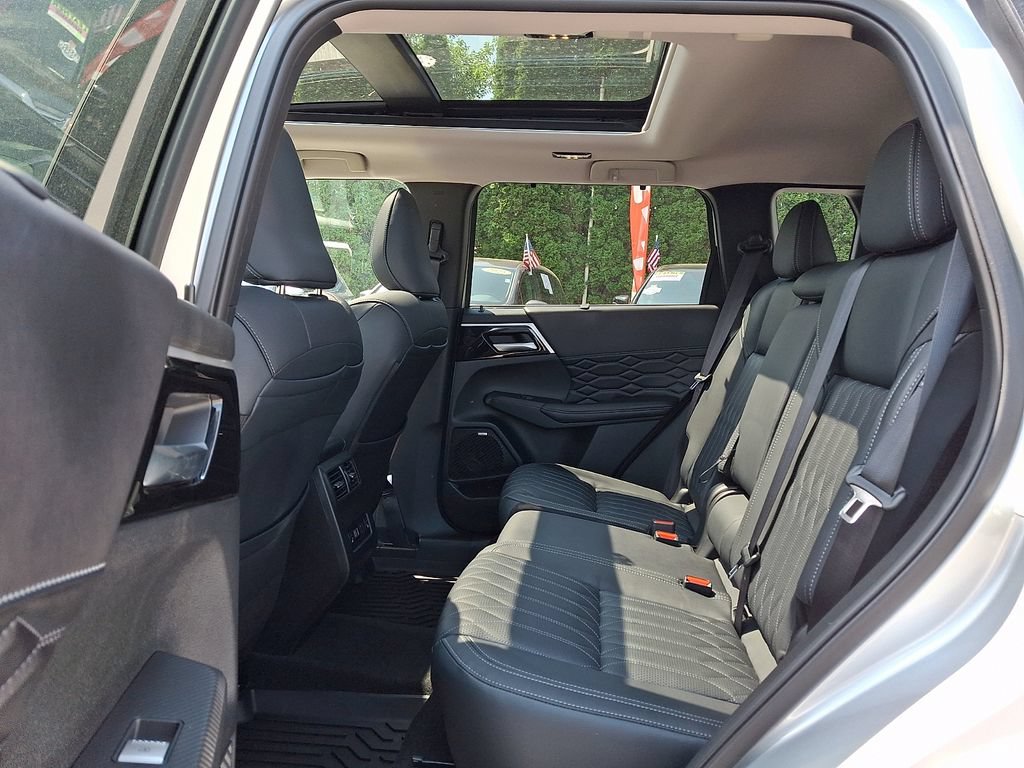 Used 2025 Mitsubishi Outlander SEL AWD/4WD image 10
