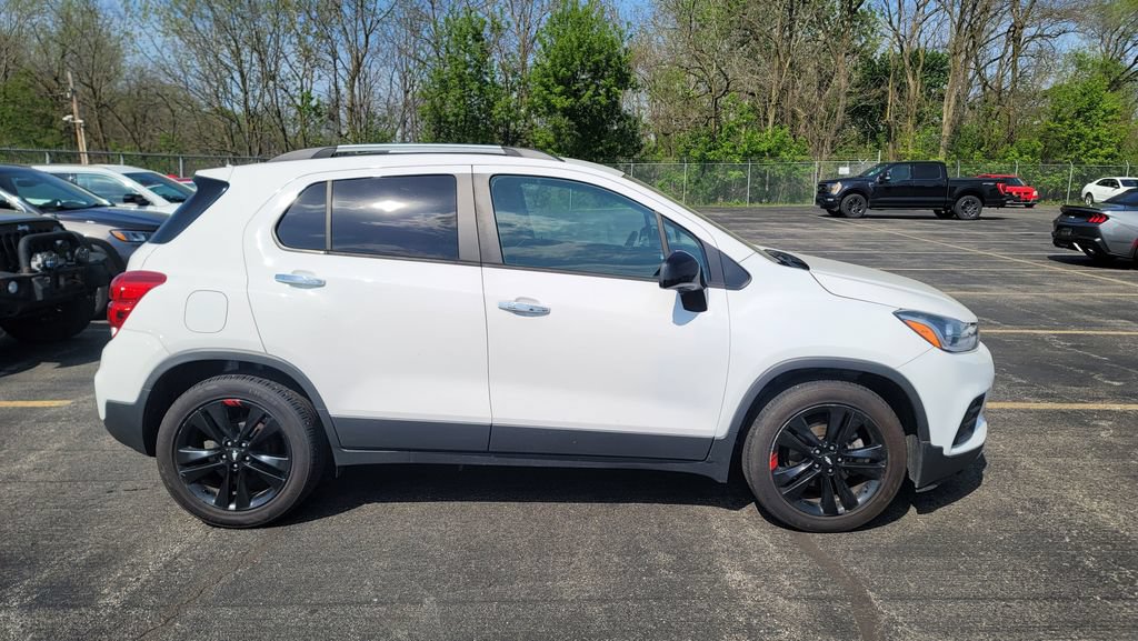 Used 2019 Chevrolet Trax LT w/ Redline Edition FWD image 8