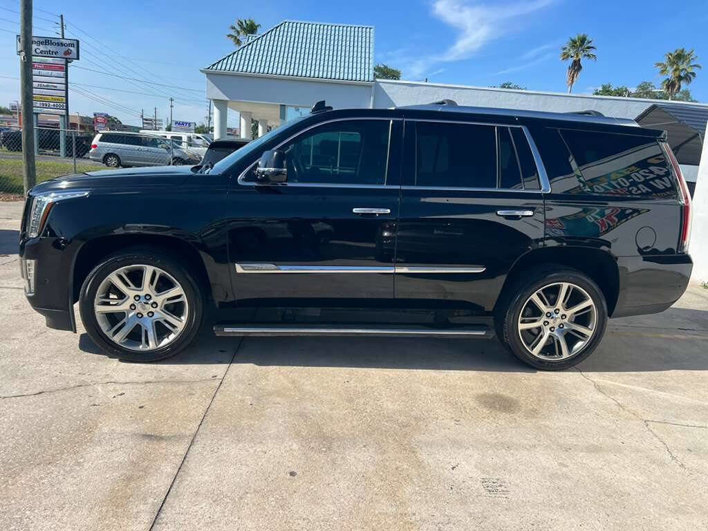 Used 2018 Cadillac Escalade Premium Luxury RWD image 9