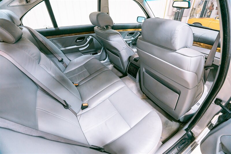 Used 1997 BMW 540i Sedan RWD image 21
