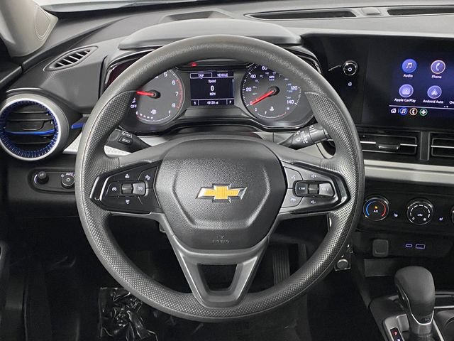Used 2025 Chevrolet Trax LS w/ LS Convenience Package FWD image 16