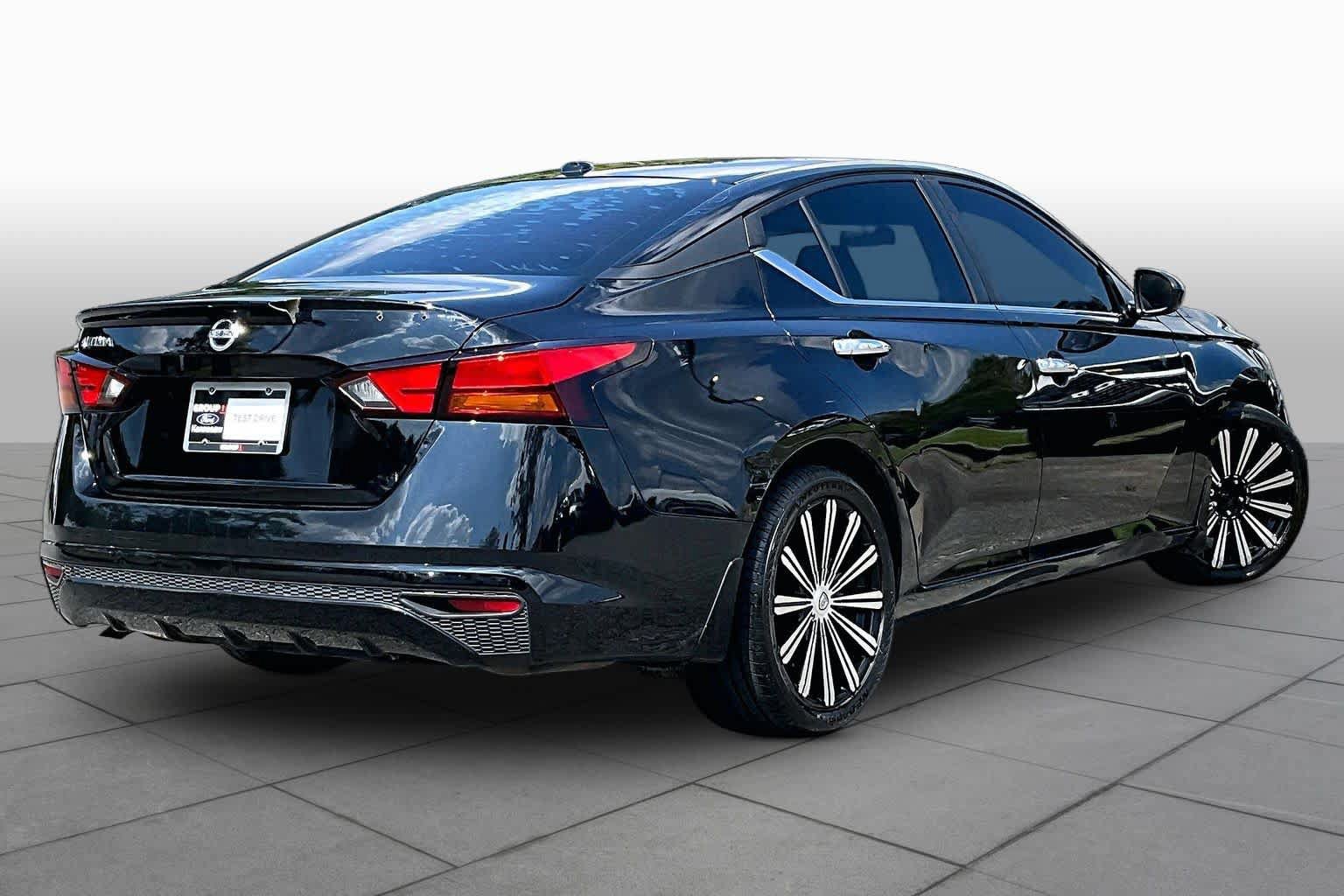 Used 2020 Nissan Altima 2.5 S FWD image 13