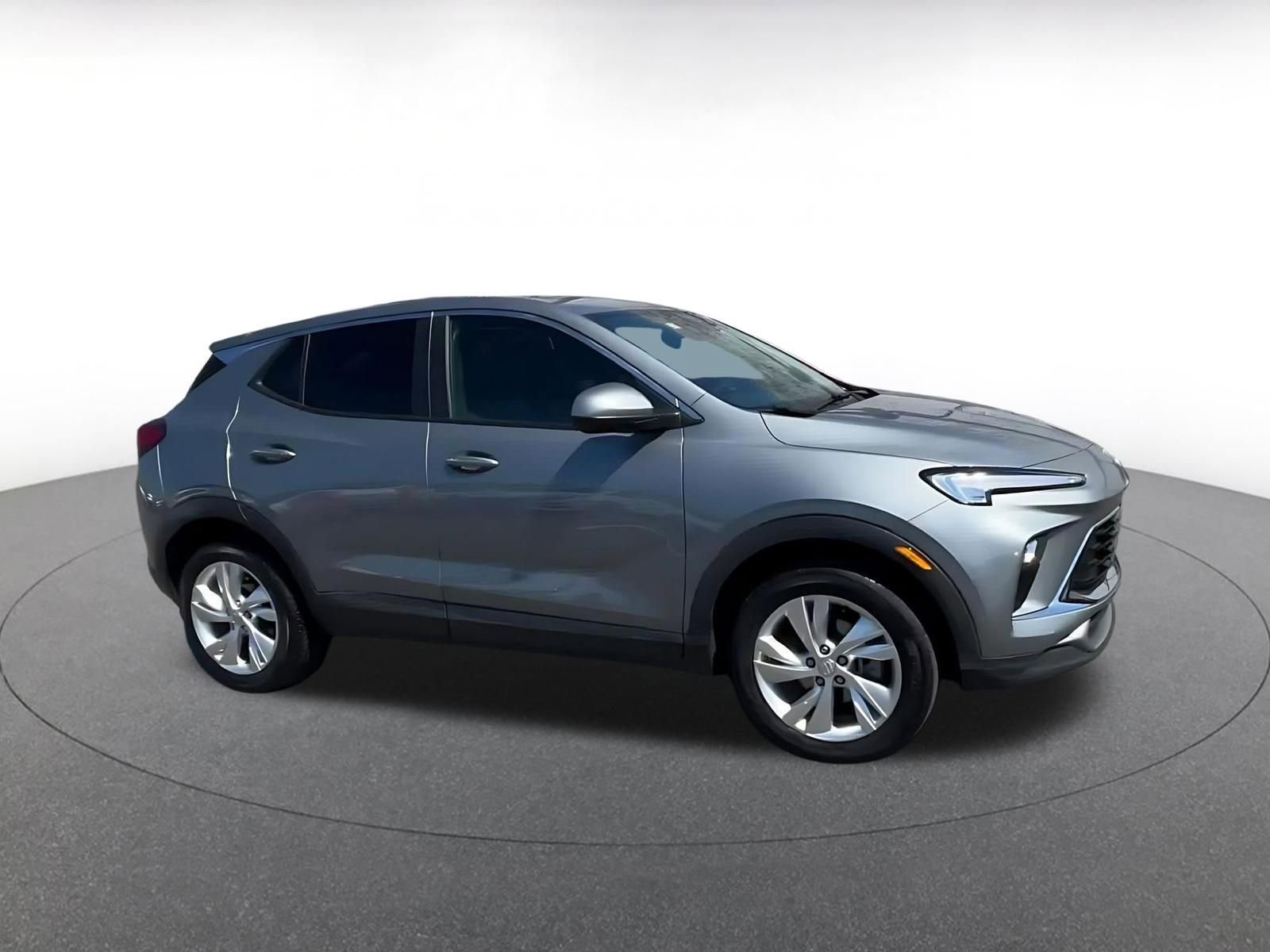 Used 2025 Buick Encore GX Preferred image 2