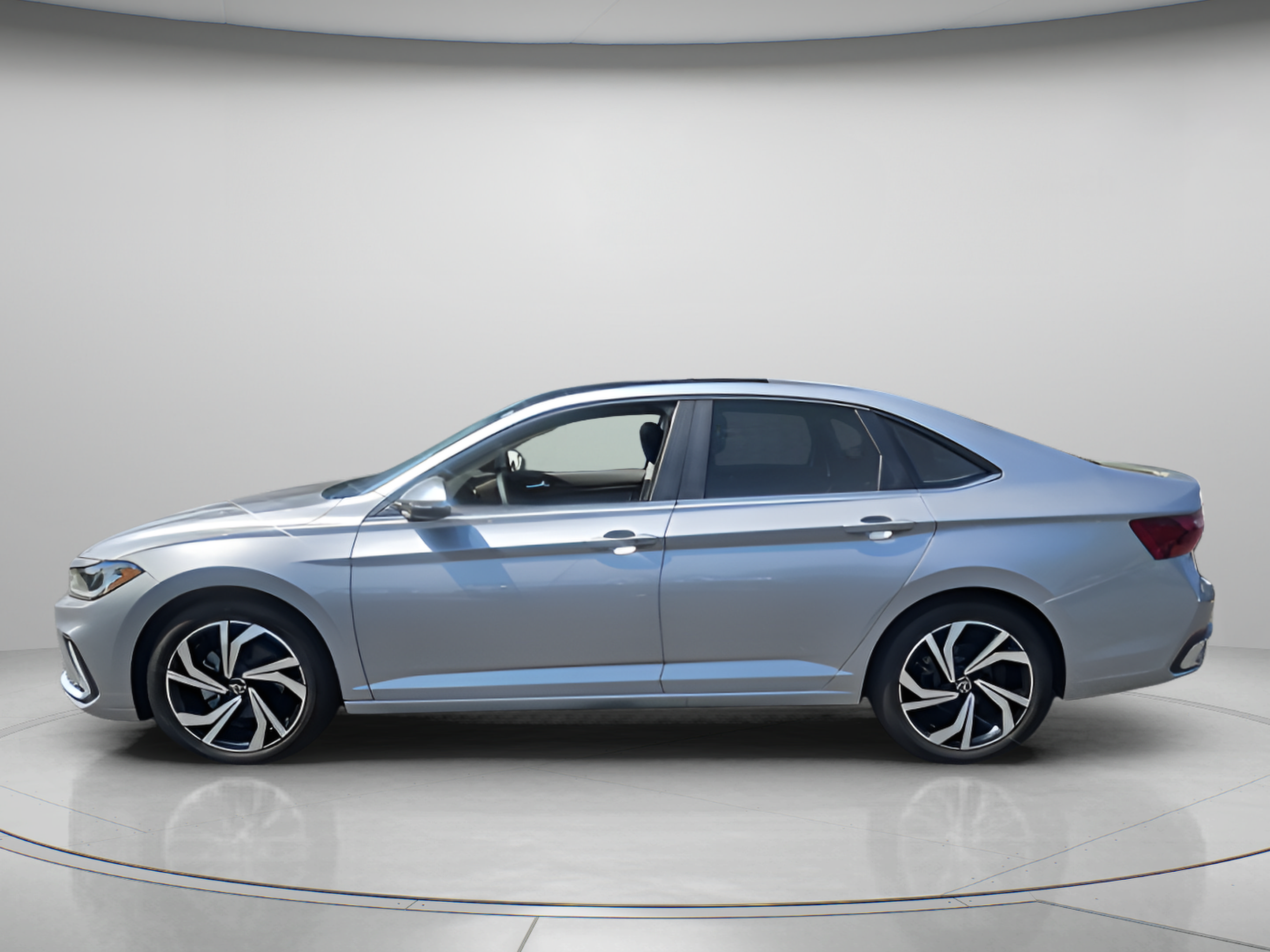Used 2025 Volkswagen Jetta SEL FWD image 2