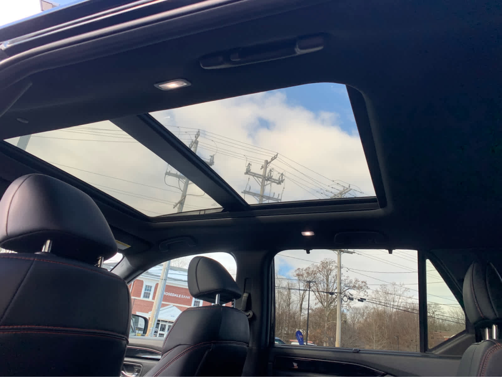 Used 2023 Honda Pilot TrailSport image 27