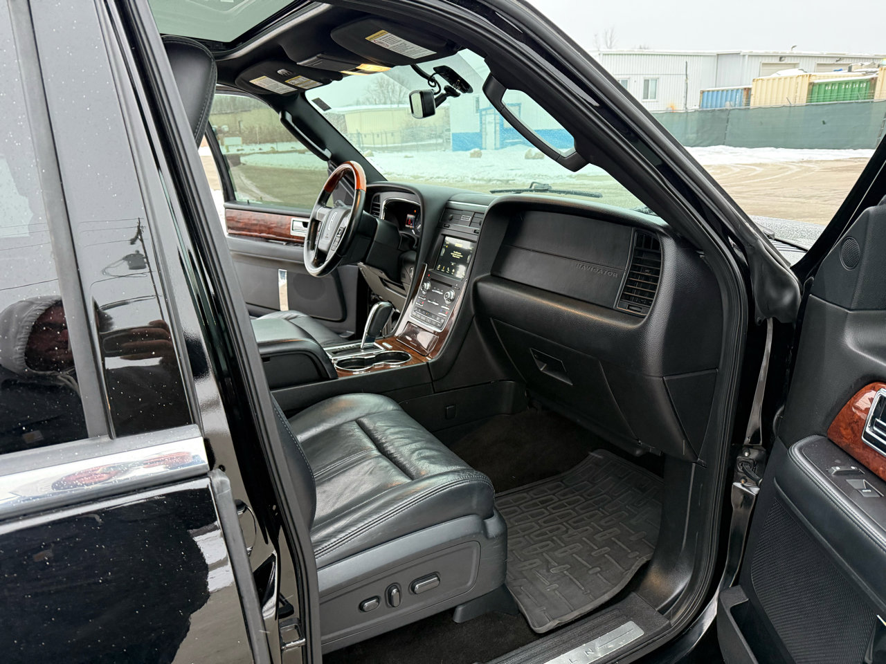 Used 2016 Lincoln Navigator Select image 31