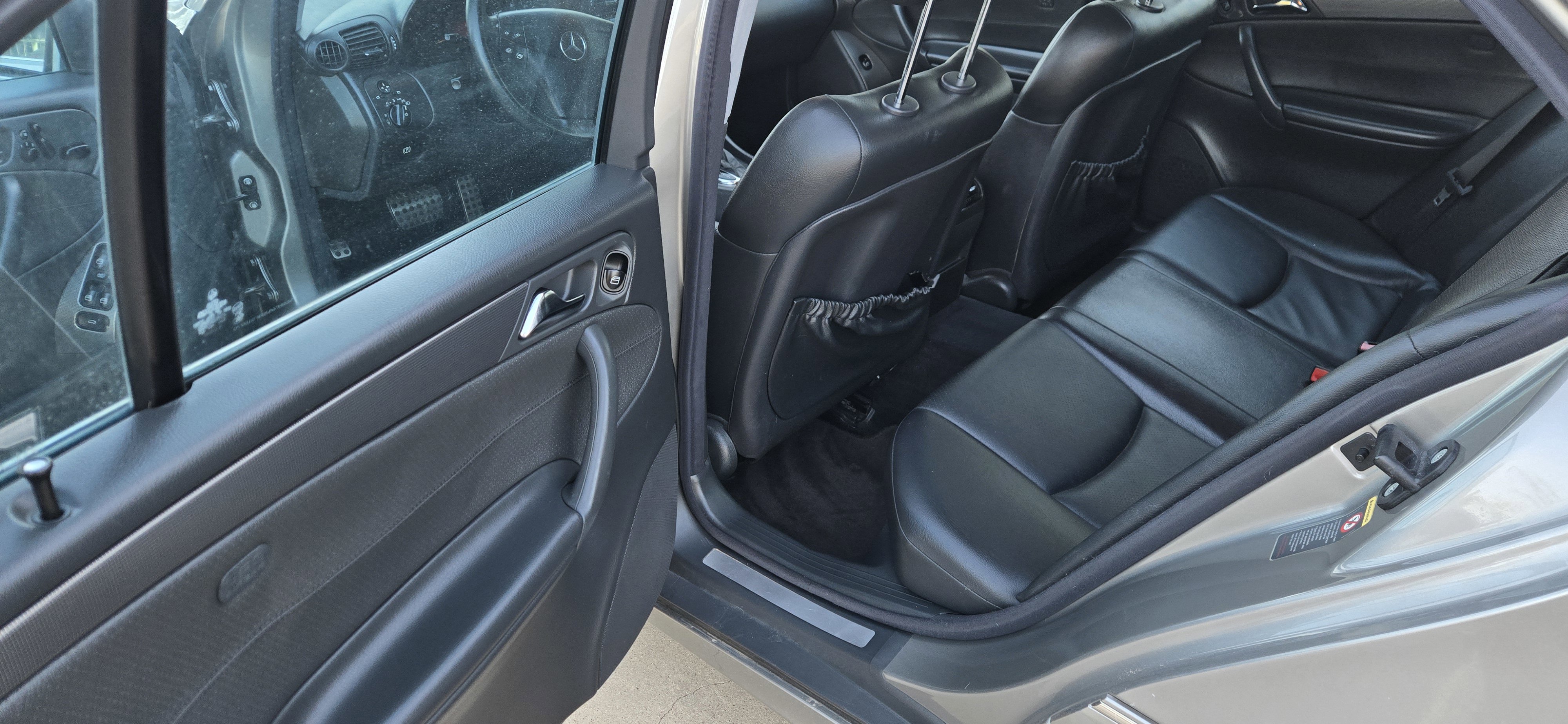 Used 2004 Mercedes-Benz C 320 Sedan image 19