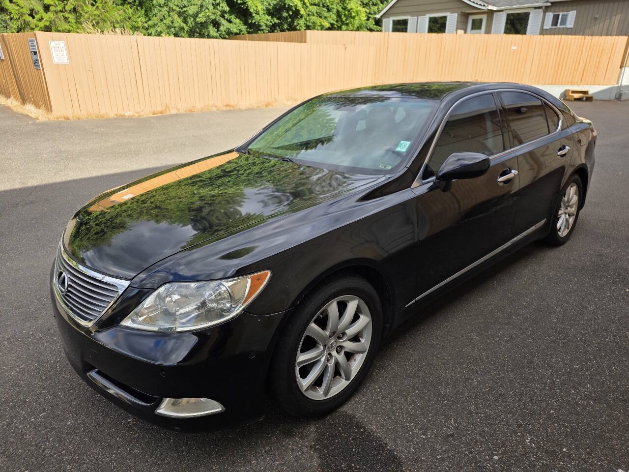 Used 2008 Lexus LS 460 w/ Comfort Pkg RWD image 3
