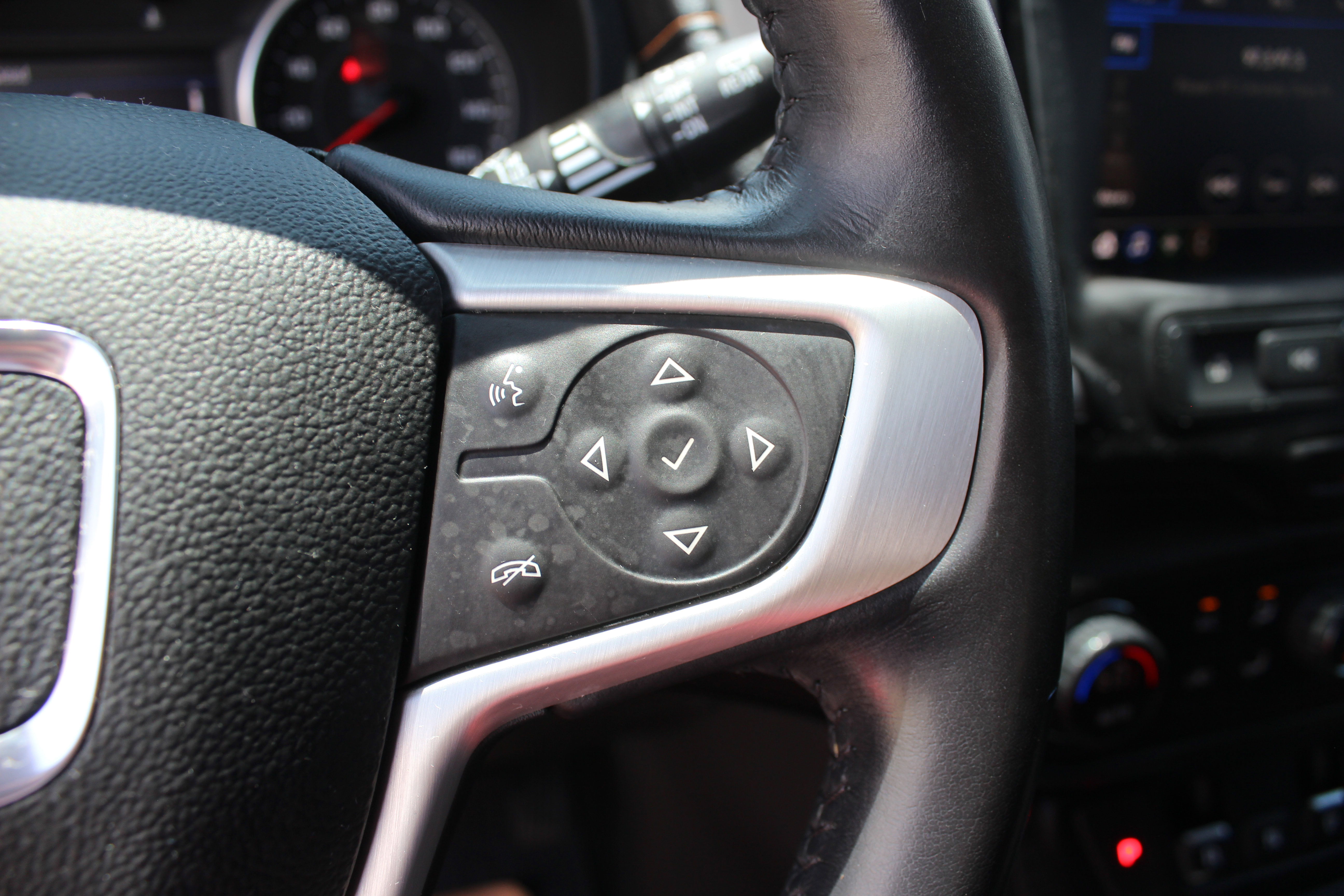 Used 2021 GMC Terrain SLE w/ Driver Convenience Package image 20