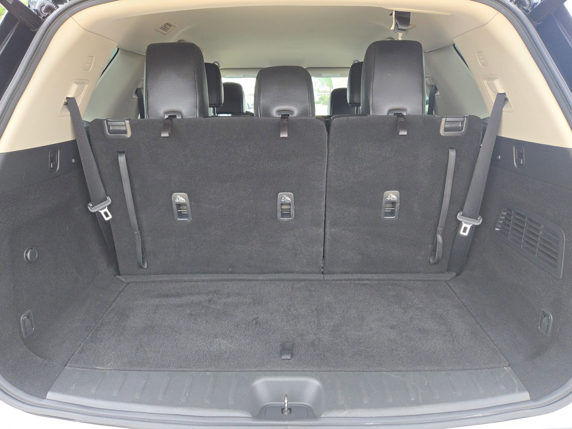 Certified 2023 Nissan Pathfinder SL w/ Black Appearance Package image 25