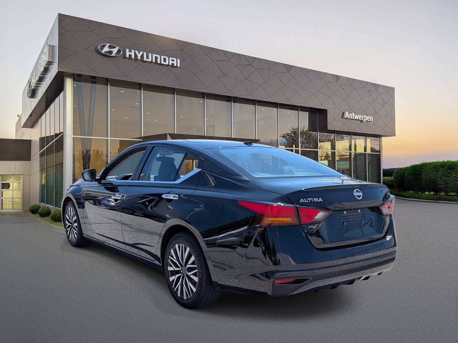 Used 2024 Nissan Altima 2.5 SV FWD image 5