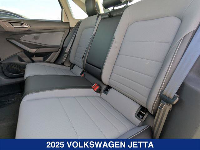 New 2025 Volkswagen Jetta SE FWD image 18