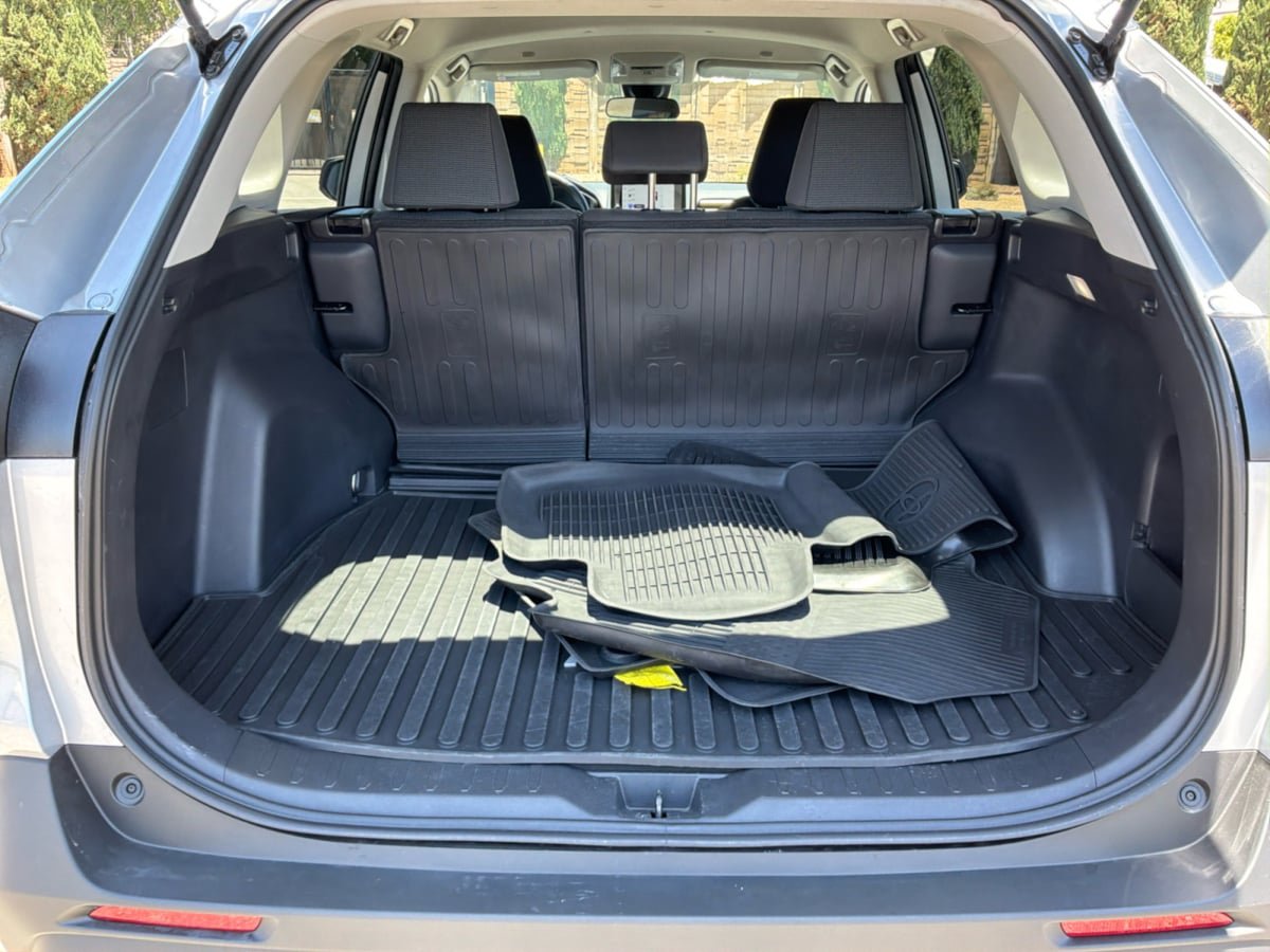 Used 2025 Toyota RAV4 LE FWD image 21
