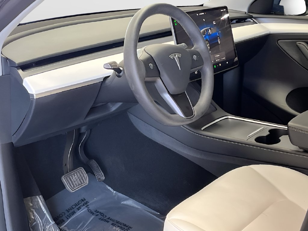 Used 2024 Tesla Model Y Long Range AWD/4WD image 9